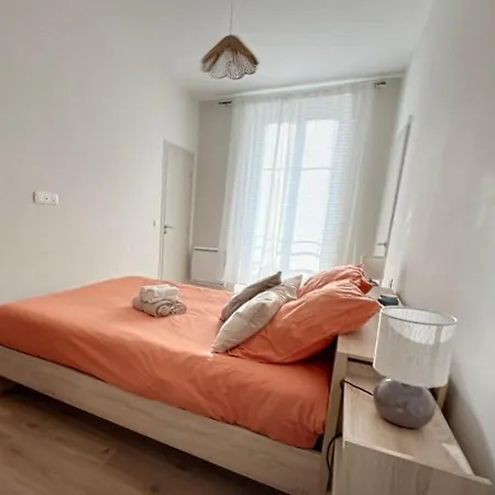 Modern Hyper Center Comfort