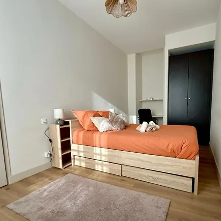 Modern Hyper Center Comfort Lägenhet *